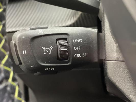 Peugeot e-2008 EV GT 50 kWh 136 pk 2020, J-619-VK