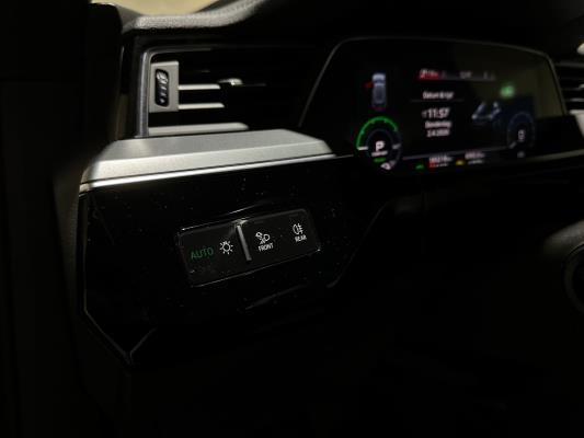 Audi e-tron Sportback 55 quattro Business edition 95 kWh 408pk 2020 (Origineel-NL+1e eigenaar), K-601-GZ