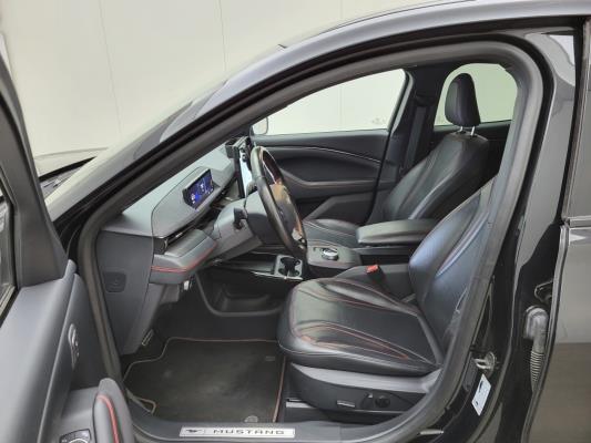 Ford Mustang Mach-E Extended AWD 98 kWh 351pk 2021 (Origineel-NL), N-345-TJ