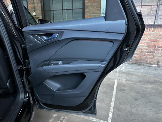 Audi Q4 e-tron 50 quattro Launch edition S Competition 77 kWh 299pk 2022 (Origineel-NL+1e eigenaar), P-122-GB 