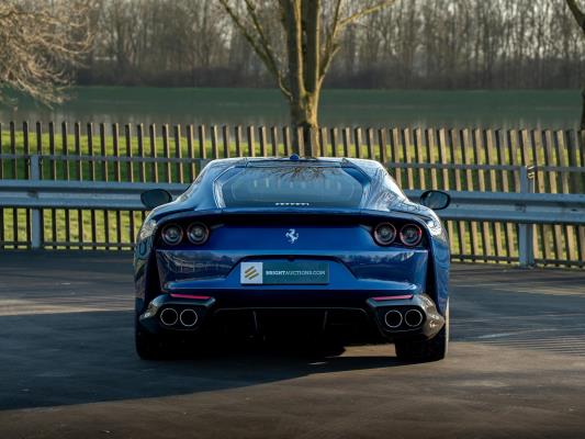 Ferrari 812 Superfast 6.5 V12 HELE -CARBON- 796pk 2020