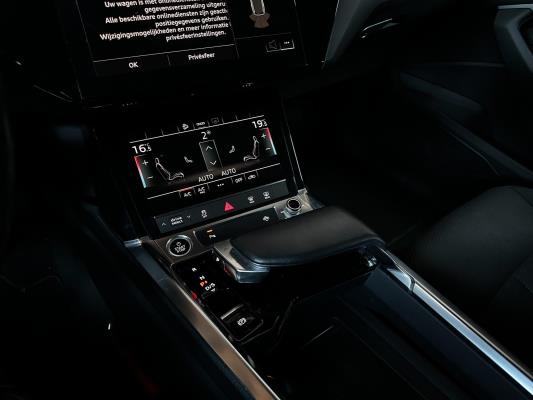 Audi e-tron 50 quattro edition 71 kWh 313pk 2020 (Origineel-NL+1e eigenaar), K-399-HL