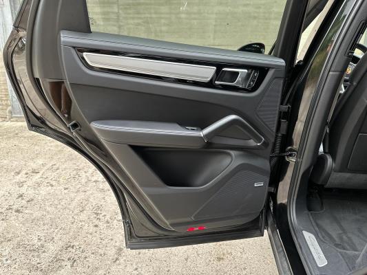 Porsche Cayenne E-Hybrid Platinum Edition 3.0 V6 462pk 2023 (Origineel-NL), NL-kenteken