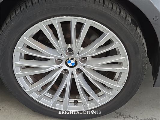 BMW 320i 3-serie Executive Edition 184pk 2019 (Origineel-NL) 3-Serie, XT-203-T