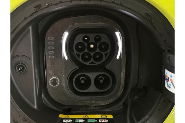 Fiat 500 Abarth Turismo 42 kWh 155pk 2025 (Origineel-NL), JPF-65-P