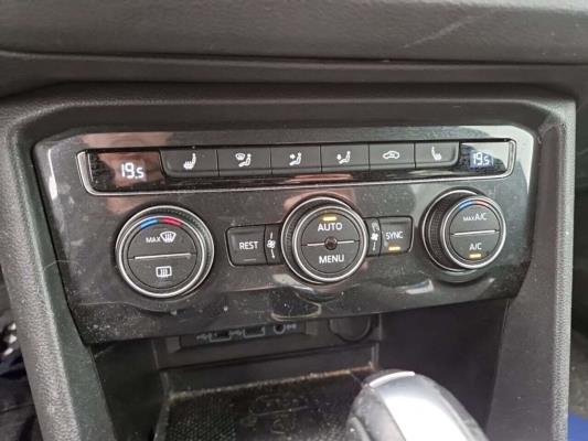 Volkswagen Tiguan Highl. Bus R 1.5 TSI 150pk 2020 (Origineel-NL), J-885-HF