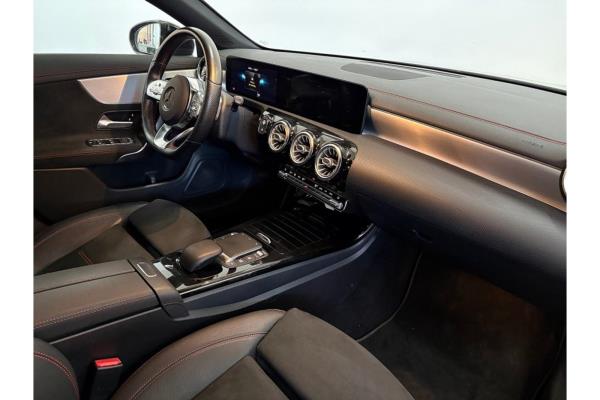 Mercedes-Benz CLA 180 Business Solution AMG 136pk 2021 (Origineel-NL) CLA-Klasse, K-212-LG