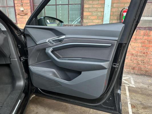 Audi e-tron 50 quattro Business edition 71 kWh 313pk 2020 (Origineel-NL + 1e eigenaar), K-578-JS