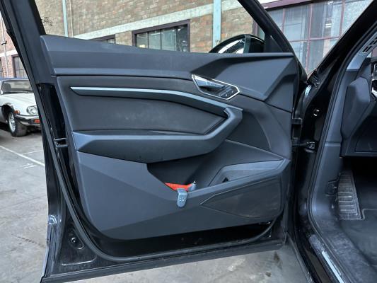 Audi e-tron Sportback 55 quattro edition 95 kWh 408pk 2020 (Origineel-NL+1e eigenaar), K-470-GB