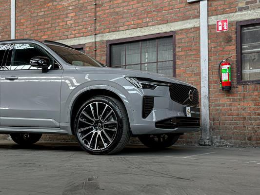 Volvo XC90 T8 AWD Plus Dark 457pk 2025 7-Persoons (1.100 KM) Fabrieksgarantie
