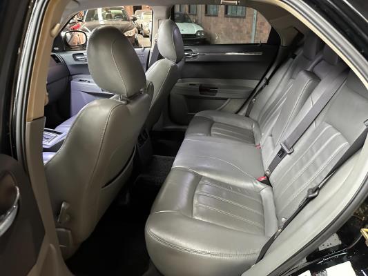 Chrysler 300C HEMI 5.7 V8 340PK 2005 