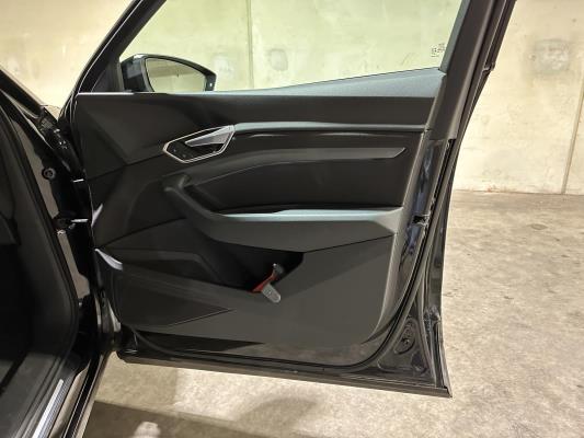 Audi e-tron Sportback 55 Quattro Business edition 95 kWh 408pk 2020 (Origineel-NL + 1e eigenaar), K-601-GZ