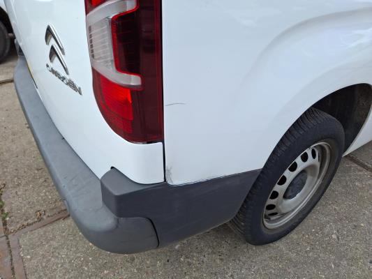 Citroen Berlingo 1.5 BlueHDI Club XL 99 pk 2021, VKR-08-B