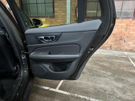 Volvo V60 2.0 T4 Momentum Proline 188pk 2019 (Origineel-NL), ZP-740-L