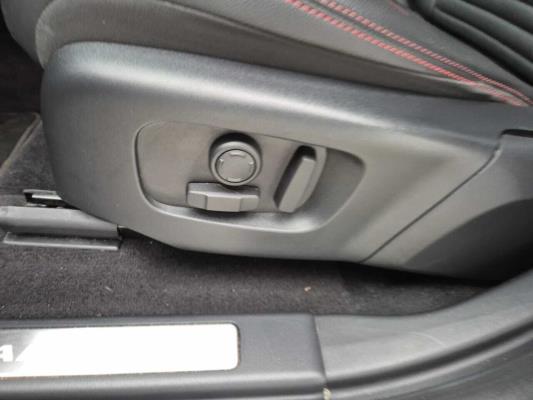 Land Rover Discovery Sport P300e Dynamic Se AWD 309pk 2023, 2EEB519