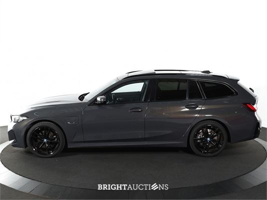BMW 320e Touring M Sport 272pk 2022 (Origineel-NL) 3-Serie, R-267-NT
