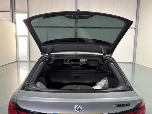 BMW 530e Touring  Business Edition Plus M-pakket 184pk 2023 (Origineel-NL) 5-Serie, S-330-LL