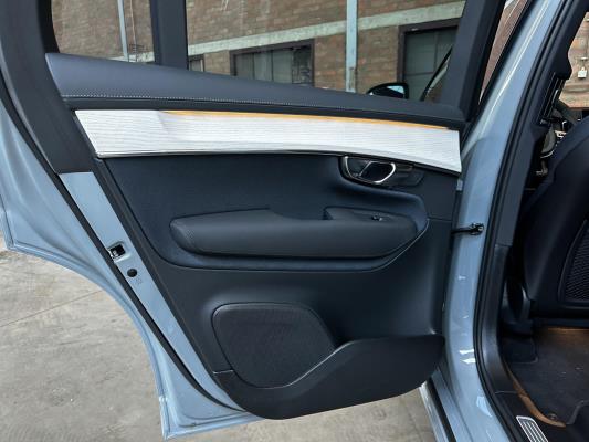 Volvo XC90 T8 AWD Plus Dark 457pk 2025 7-Persoons (1.100 KM) Fabrieksgarantie
