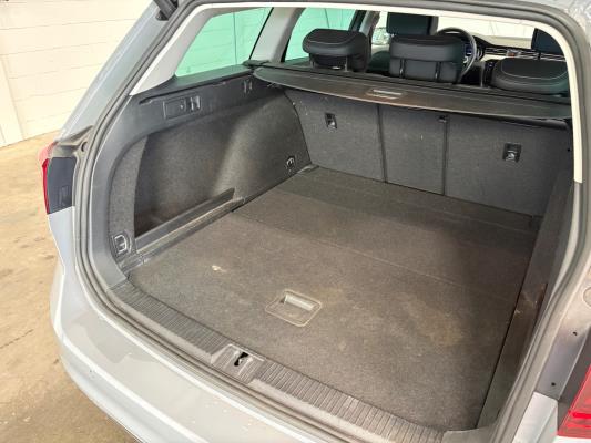 Volkswagen Passat Variant R-Line Business 1.5 TSI 150pk 2022, S-017-JD