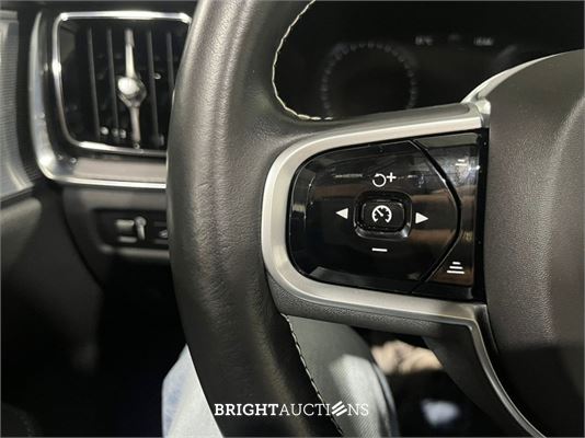 Volvo S60 Recharge T8 R-Design 2.0 AWD 392pk 2021 (Origineel-NL), L-726-VX