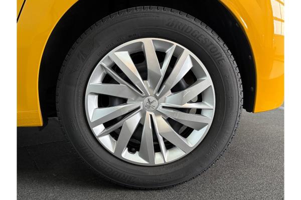 Peugeot 208 Like 1.2 PureTech 74pk 2022 (Origineel-NL), P-876-FX