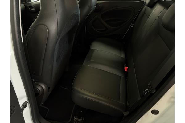 smart Forfour EQ Essential 18 kWh 82pk 2022 (Origineel-NL), R-131-SN