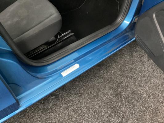 Volkswagen up! BMT move up! 1.0 60pk 2017 (Origineel-NL), KT-455-T