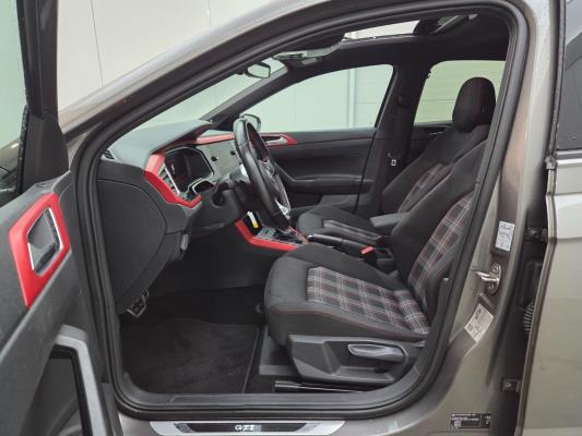 Volkswagen Polo GTI 2.0 TSI 200pk 2018, R-943-GD