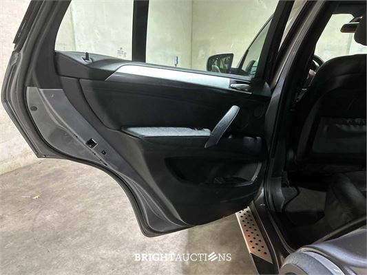 BMW X5 xDrive48i 4.8 V8 E70 355pk 2007, P-834-RB Youngtimer