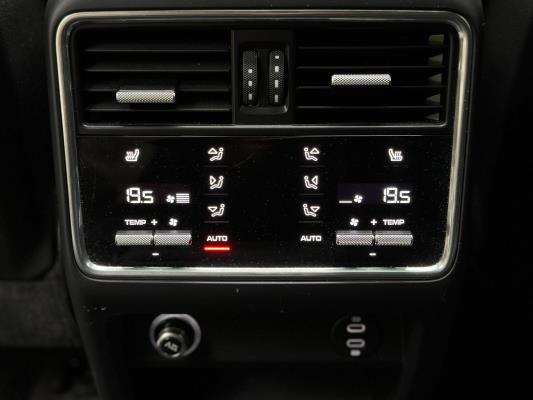 Porsche Cayenne E-Hybrid Platinum Edition 3.0 V6 462pk 2023 (Origineel-NL), NL-kenteken