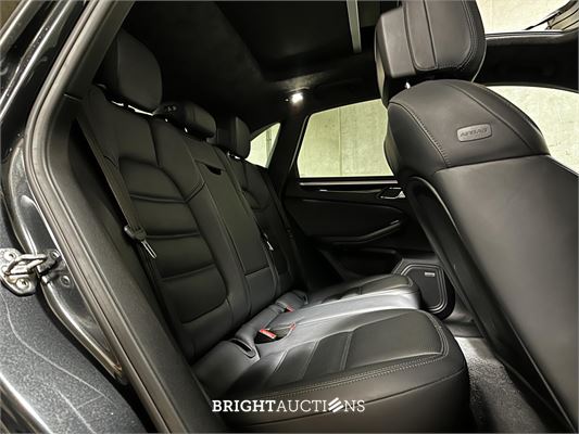 Porsche Macan Turbo 2.9 V6 441pk 2020, J-177-TT
