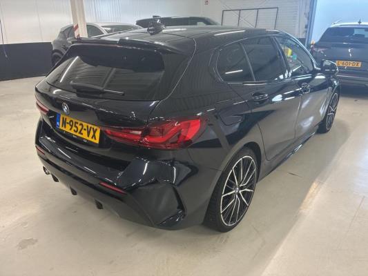 BMW 118i 1-serie High Executive 136pk 2022 (Origineel-NL) 1-Serie, N-952-VX