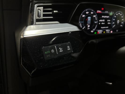 Audi e-tron 55 Quattro S Edition 95 kWh 408pk 2022 (Origineel-NL+1e eigenaar), R-708-BR