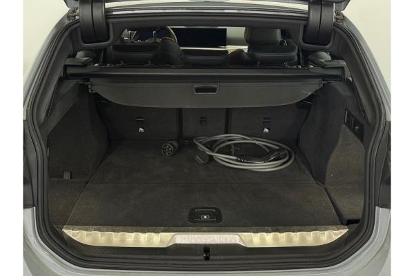 BMW 320e Touring M-Sport 272pk 2023 (Origineel-NL) 3-Serie, S-176-KP