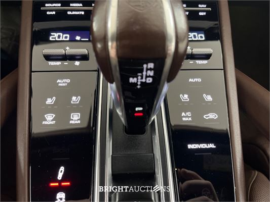 Porsche Cayenne Turbo S Coupé E-Hybrid 4.0 685pk 2020, L-420-LH