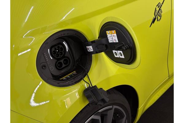 Fiat 500C Abarth Turismo 42 kWh 155pk 2025 (Origineel-NL), HSZ-26-J