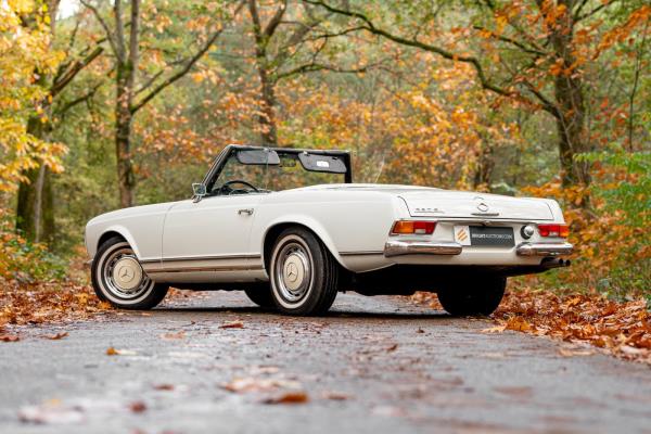 Mercedes-Benz 280 SL Pagode – Handgeschakeld – EU-uitvoering – 2.8 liter zes-in-lijn. 