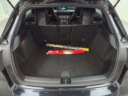 Mercedes-Benz A 180 Business Solution AMG 136pk 2019 A-klasse, Z-776-DL