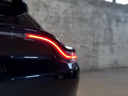 Aston Martin DBX 4.0 V8 1913 551pk 2020 (1 OF 500), HNT-92-V