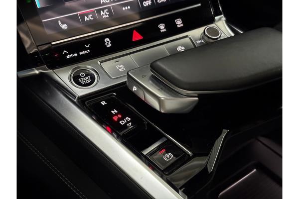 Audi e-tron 55 S edition Quattro 95 kWh 408pk 2021 (Origineel-NL), L-559-DX