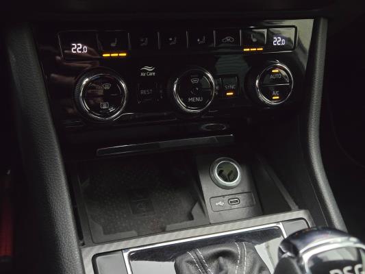 Škoda Superb Combi iV Sportline Business 1.4 TSI 272pk 2021 (Origineel-NL), N-498-TH