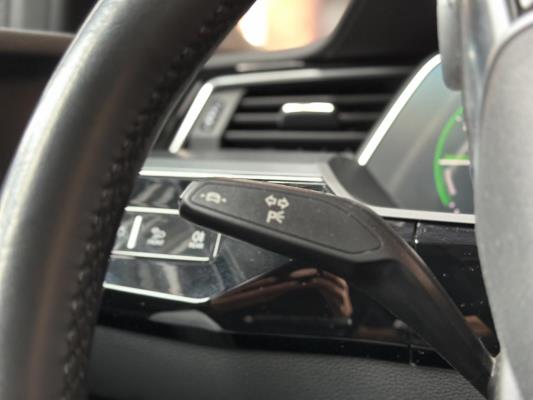 Audi E-tron 50 quattro Business edition 71 kWh 313pk 2020 (Origineel-NL+ 1e eigenaar), J-695-PX