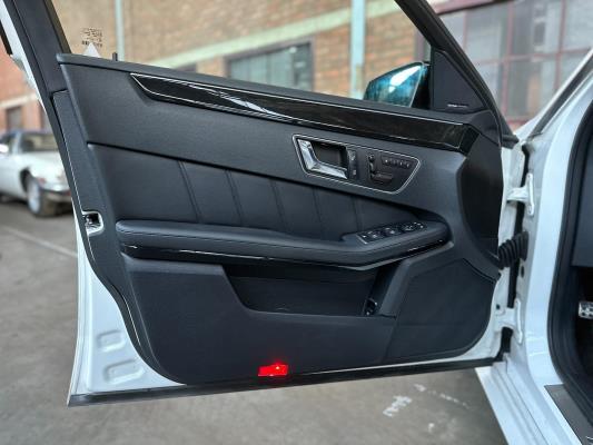 Mercedes-Benz E63 AMG 6.2 V8 -CARBON- 525pk 2010 (Origineel-NL) E-Klasse, 47-LKB-6

