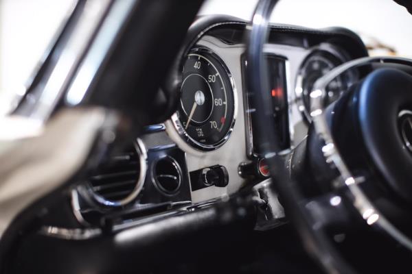 Mercedes-Benz 280 SL Pagode – Handgeschakeld – EU-uitvoering – 2.8 liter zes-in-lijn. 