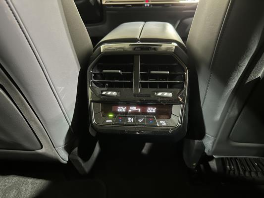 BMW iX xDrive40 Executive 77 kWh 326pk 2023 (Origineel-NL), T-756-HD