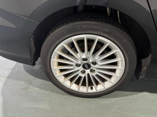 Audi A3 Limousine 30 Business edition TFSI 110pk 2021 (Origineel-NL), L-203-KD