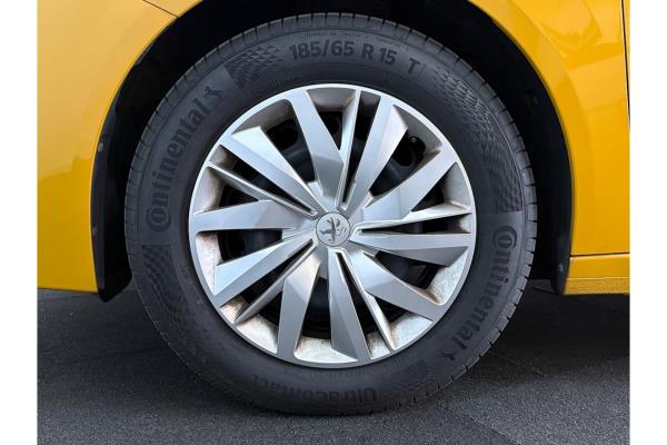 Peugeot 208 Like 1.2 PureTech 74pk 2022 (Origineel-NL), P-876-FX
