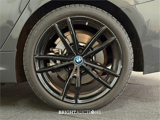 BMW 320e Touring M Sport 272pk 2022 (Origineel-NL) 3-Serie, R-267-NT