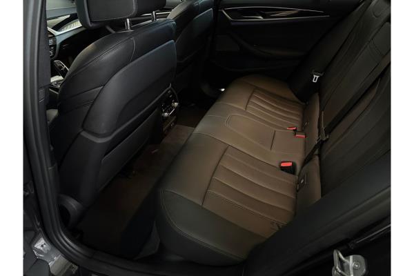 BMW M550d xDrive 5 Serie High Executive 399pk 2019 5-Serie, R-967-HZ