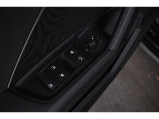 Audi A3 Sportback 30 S edition TFSI 122pk 2022, JLR-80-R